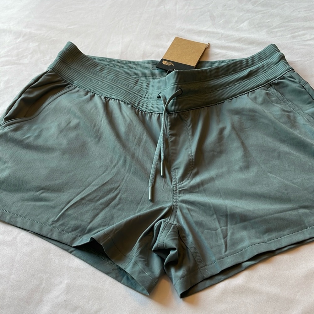Women’s The North Face Aphrodite Motion Shorts NWT!